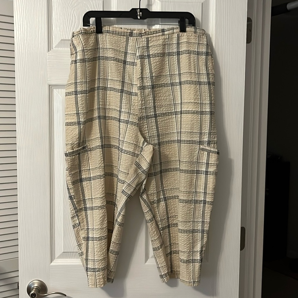 Premier International Ladies’ Plus 2X cream colored plaid
